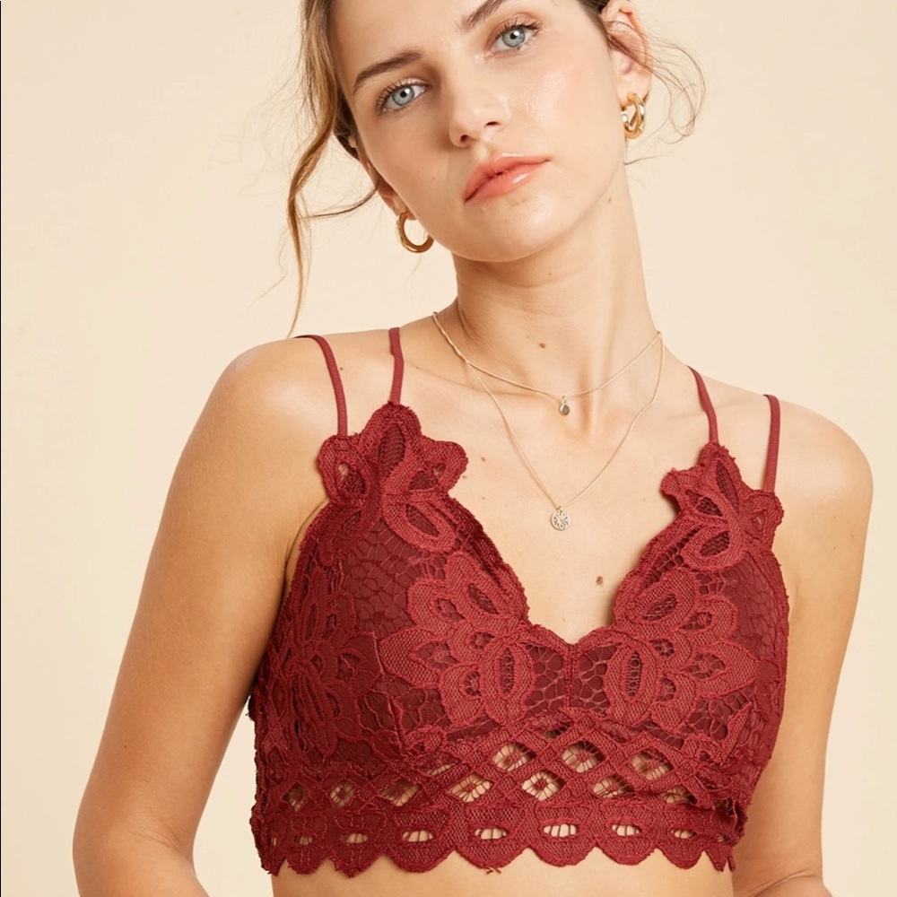 Natasha Lace Bralette in Burgundy